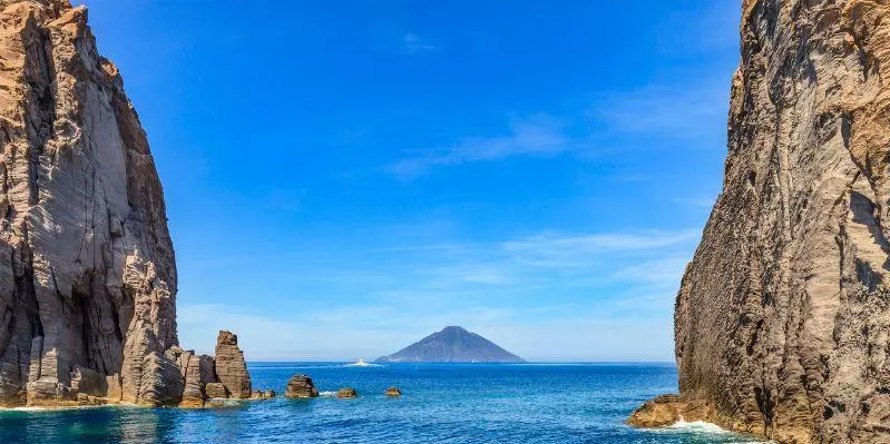 Explore Eolie